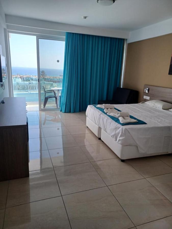 Sunny Blue Hotel Ayía Nápa Extérieur photo